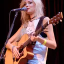Nina Nesbitt portrait